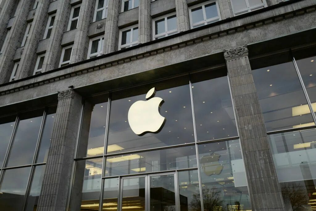 Американскую корпорацию apple. Айфон аппле логотип. Апле турция. Главный офис апл. Апле турция.