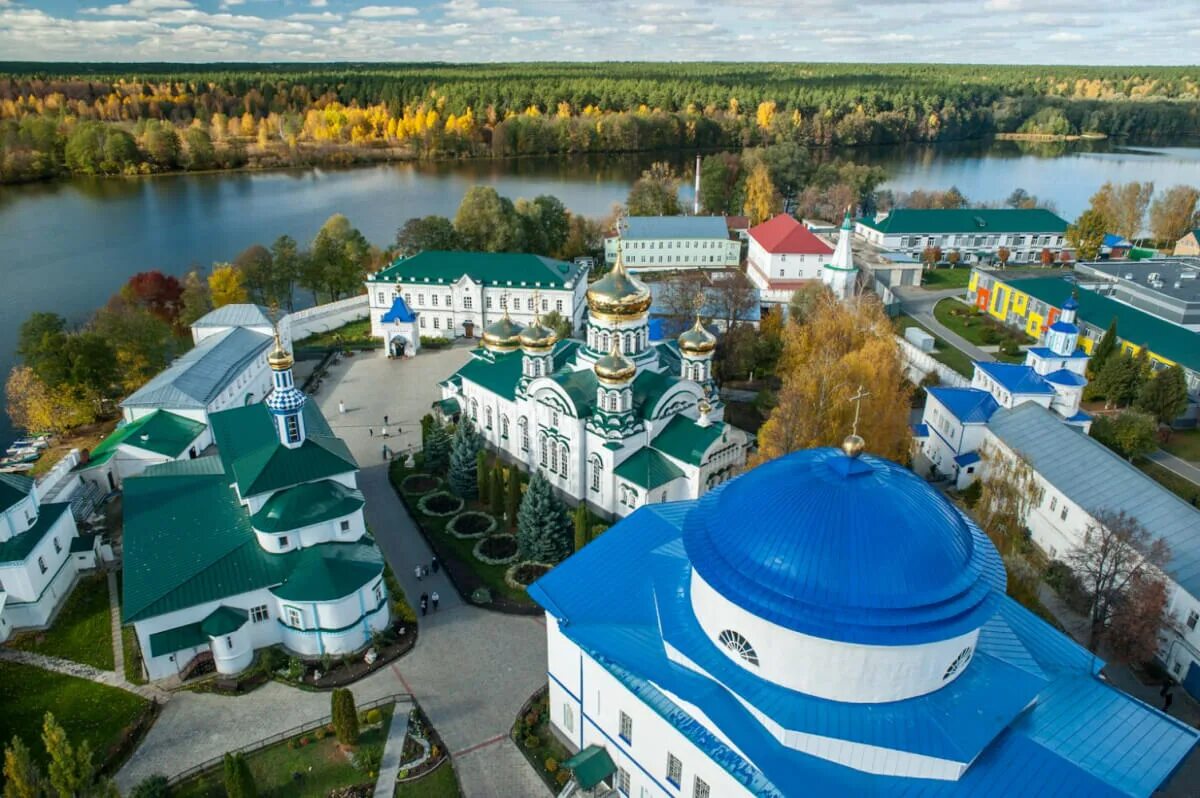 Раифский Богородицкий монастырь Казань. Храм Раифа Казань. Богородицкий мужской монастырь в Раифе. Рифицкий Богородский монастырь. Экскурсии казань озеро