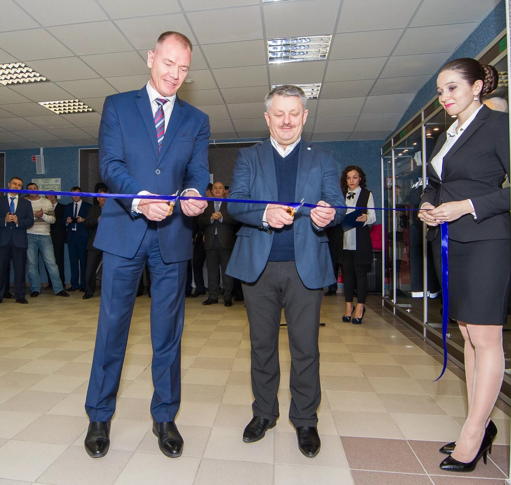 Рабочие на предприятии. Охрана труда новый уренгой. Начальник утт ст газпром добыча уренгой. Пао газпром сотрудники. Механизация новый уренгой.