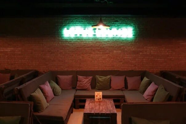 Charlie Choys / Lotus Lounge - 11 tips dari 241 pengunjung