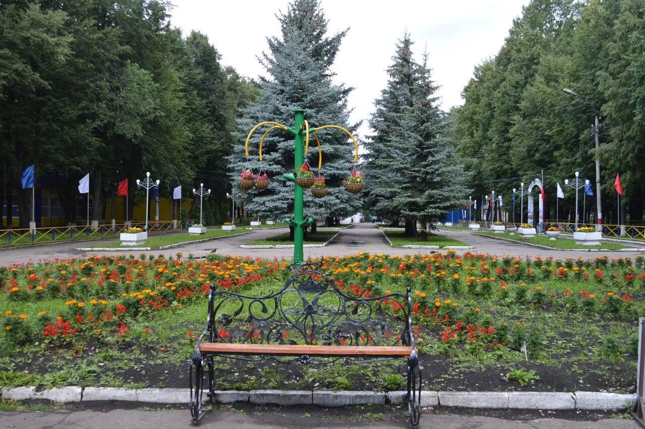 Парк влксм ульяновск. Александровский парк фонтан ульяновск. Парк прибрежный ульяновск аттракционы. Ульяновск новый город парк прибрежный. Парк победы ульяновск.
