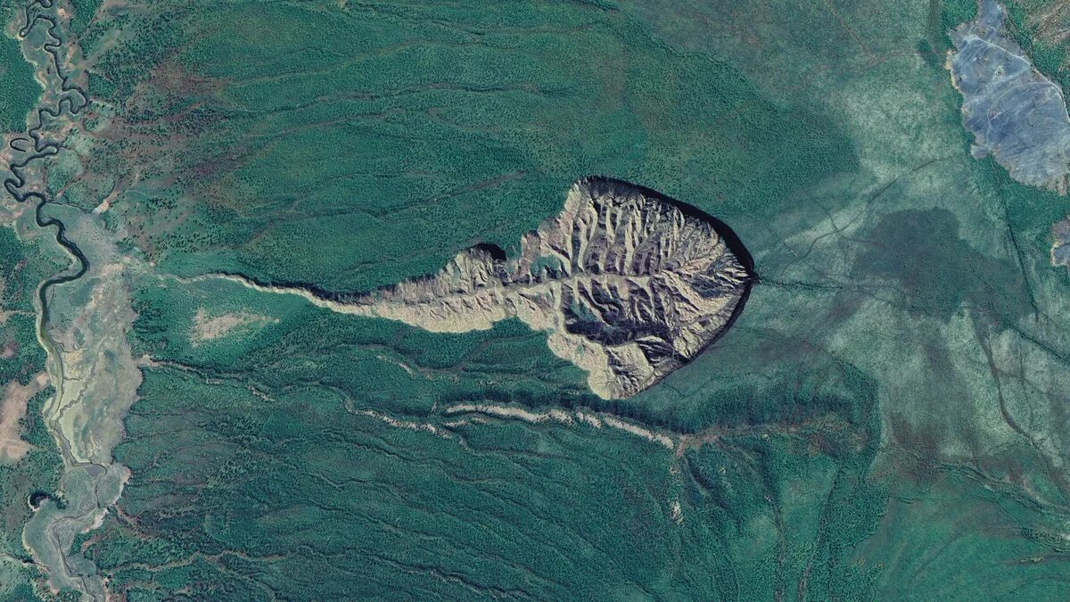 Батагайка. Кратер Батагайка. Сибирский кратер Батагайка. Батагайский кратер в Якутии. Батагайский овраг.