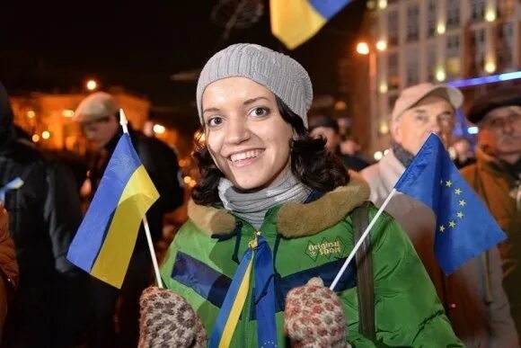 Майдан девушки. Девушки на Майдане. Украинки на Майдане. Евромайдан кастрюли.