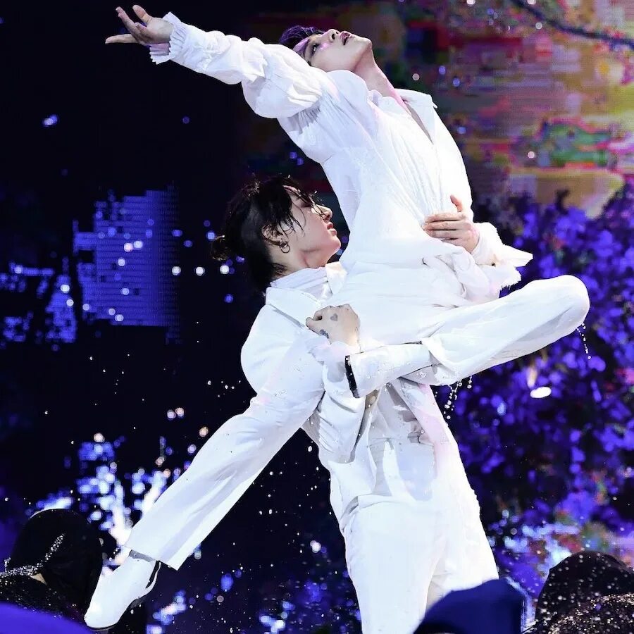 Bts jikook. Бтс чимин и чонгук. Тревел шоу чимина и чонгука эпизод 4. Чимин и чонгук. Тревел шоу чимина и чонгука эпизод 4.