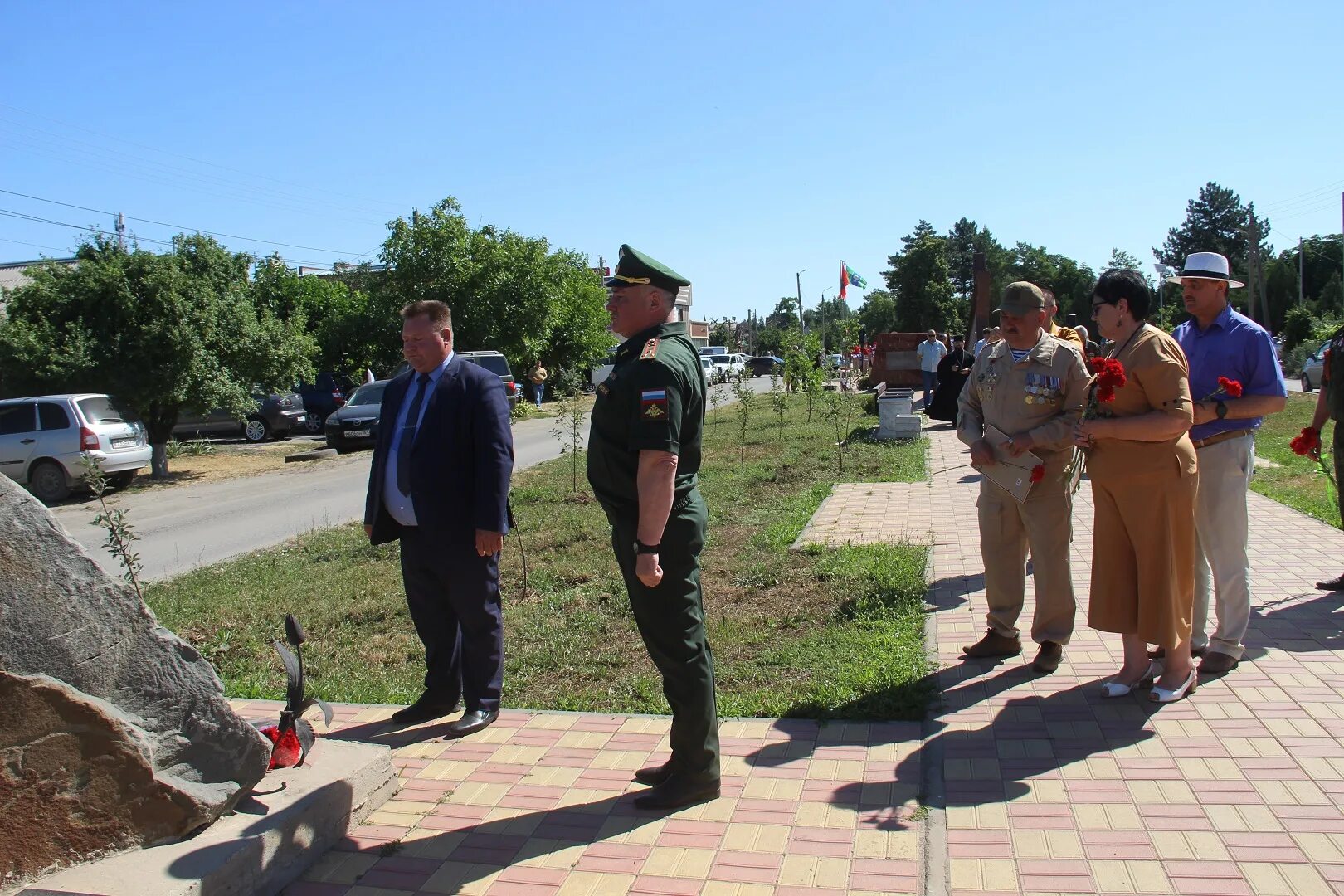 Сальские новости сальске. Памятник ветеранам боевых действий Сальск. Сальск Ньюс. ВБД В Сальске Ростовской.