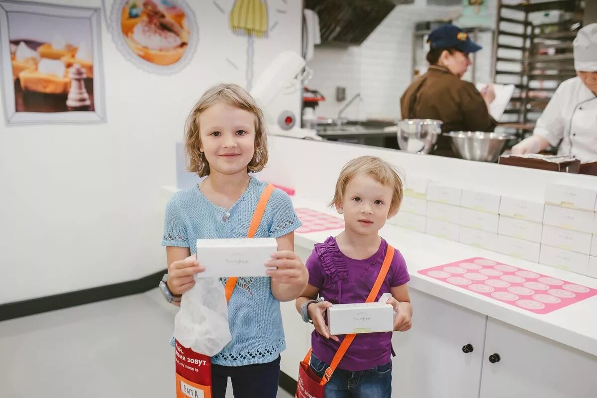 кидзания город профессий в тц авиапарк. кидзания в москве авиапарк. кидзания хранители. Kidzania в москве. кидзания логотип.