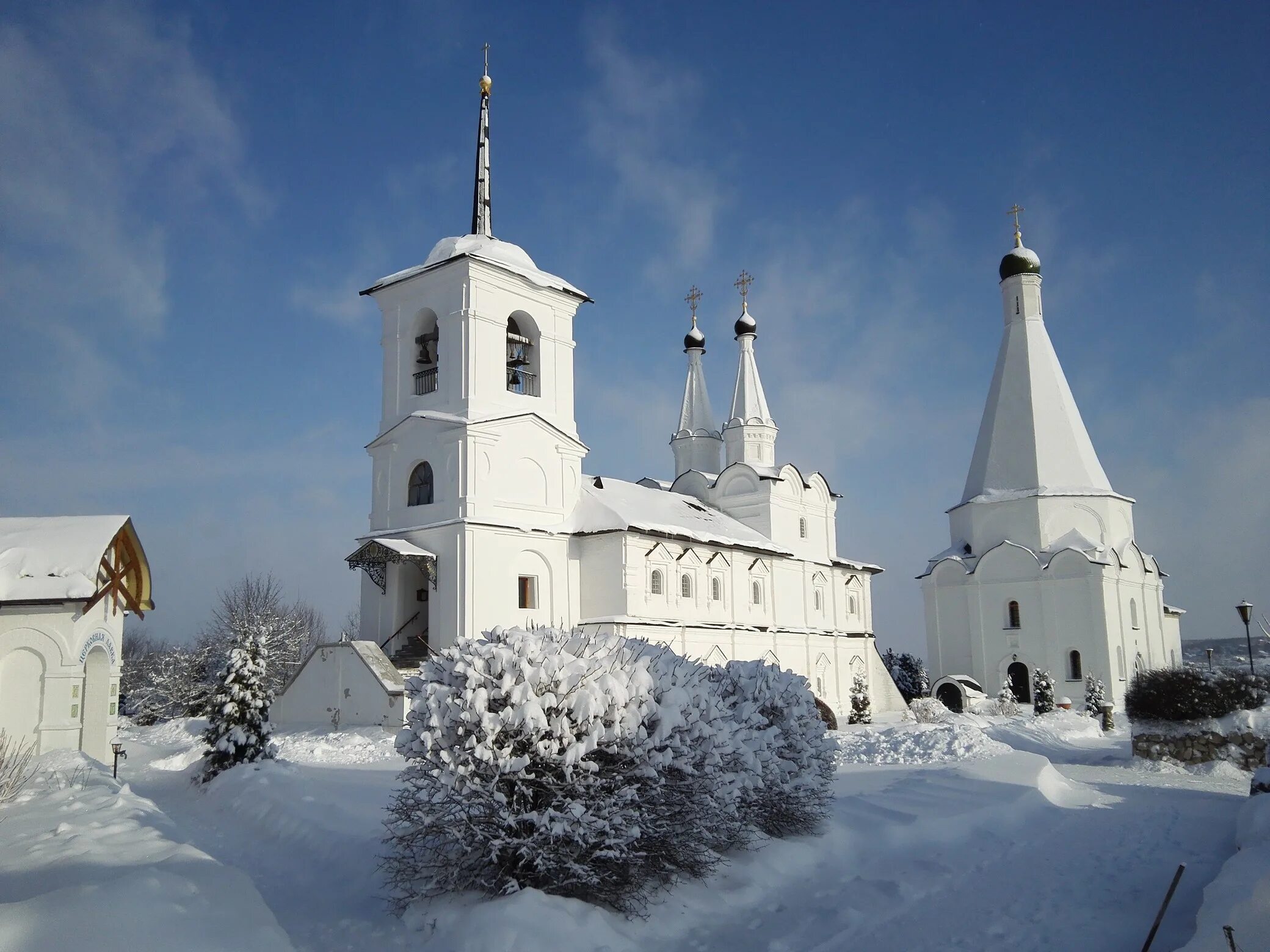 спасо воротынский монастырь калуга. спасо преображенский воротынский монастырь. спасо воротынский монастырь. собор спаса преображения воротынского монастыря. спасо-воротынский монастырь калужская область.