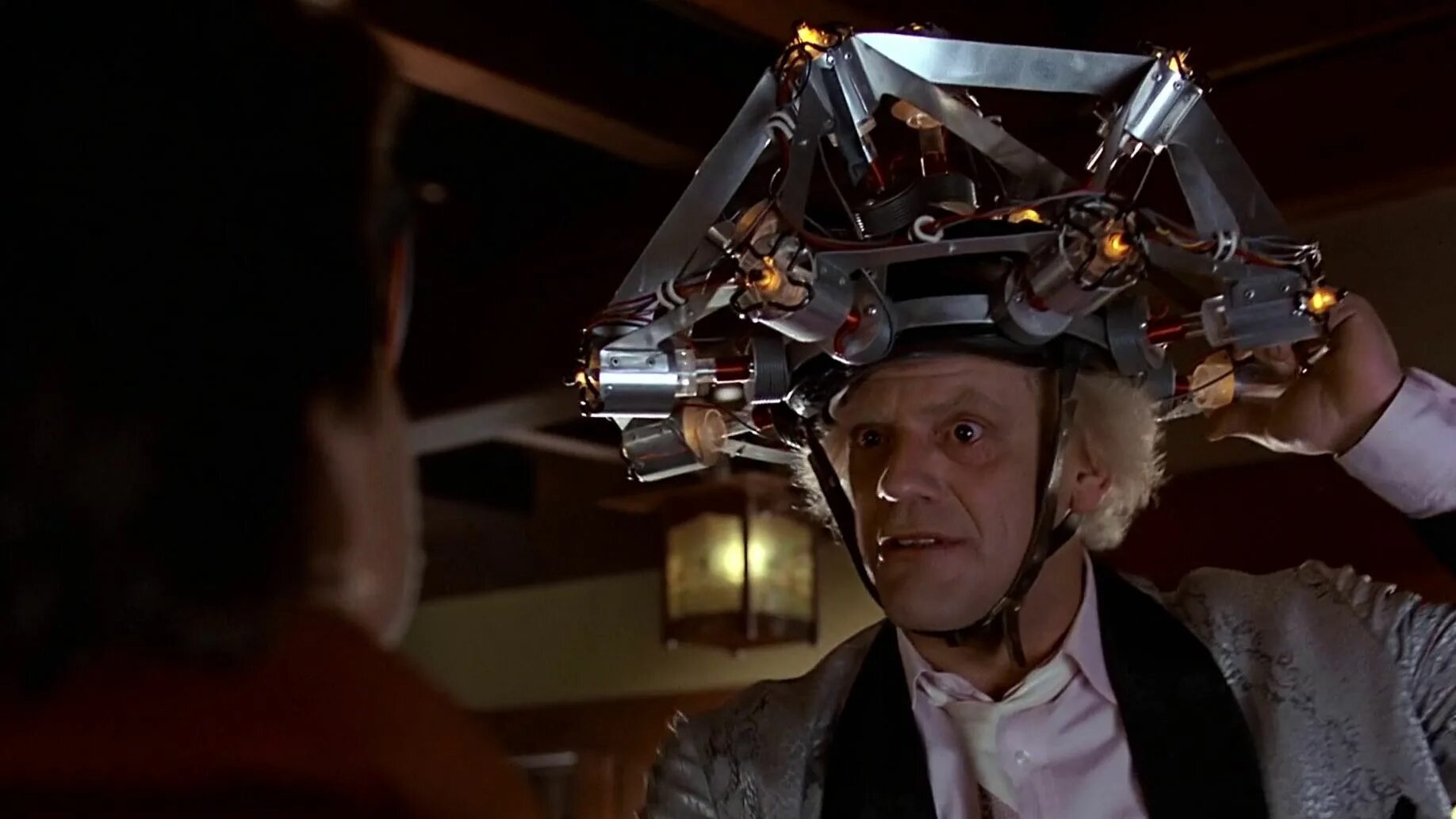 Иду назад в будущее. Назад в будущее фильм 1985. назад в будущее back to the future 1985. доктор эммет браун. назад в будущее фильм 1985 профессор.