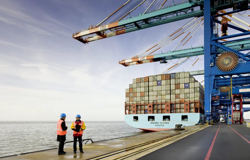 Forwarding number. Dhl морские перевозки. dhl global forwarding морские. грузоперевозки морем трейд вейт. состояние морских перевозок и международная торговля спорт.
