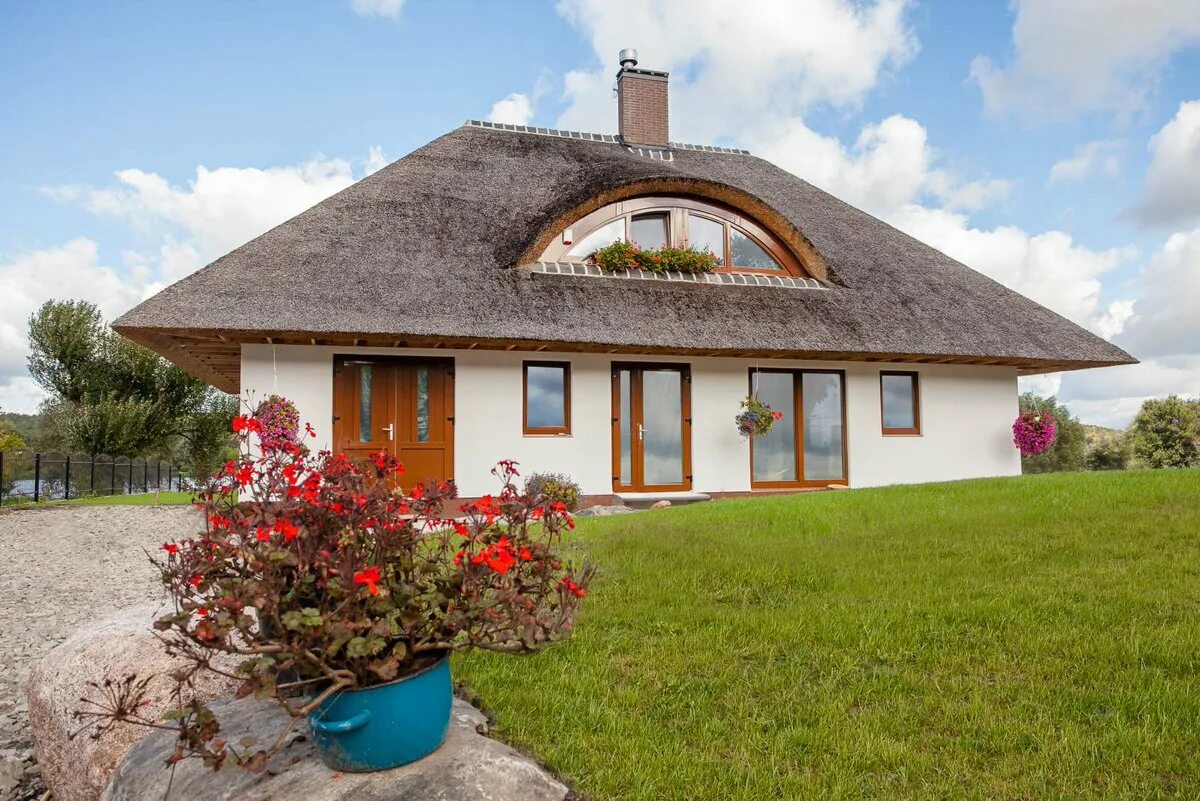 Несгораемый дом. Бетонный дом райта. Саманный экодом. Экодом из соломенных панелей. Несгораемый дом.