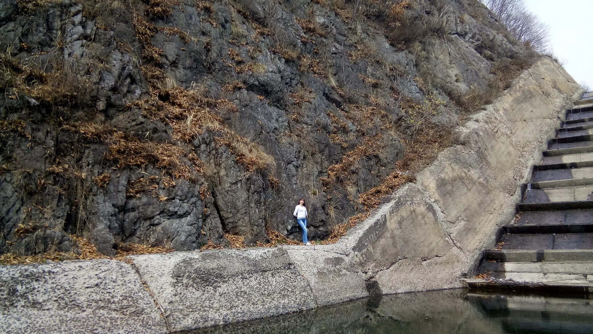 Кучелиново водохранилище. Кучелиново Приморский край водохранилище. Многоудобное водохранилище Приморский край. Многоудобное плотина. Приморские водохранилища