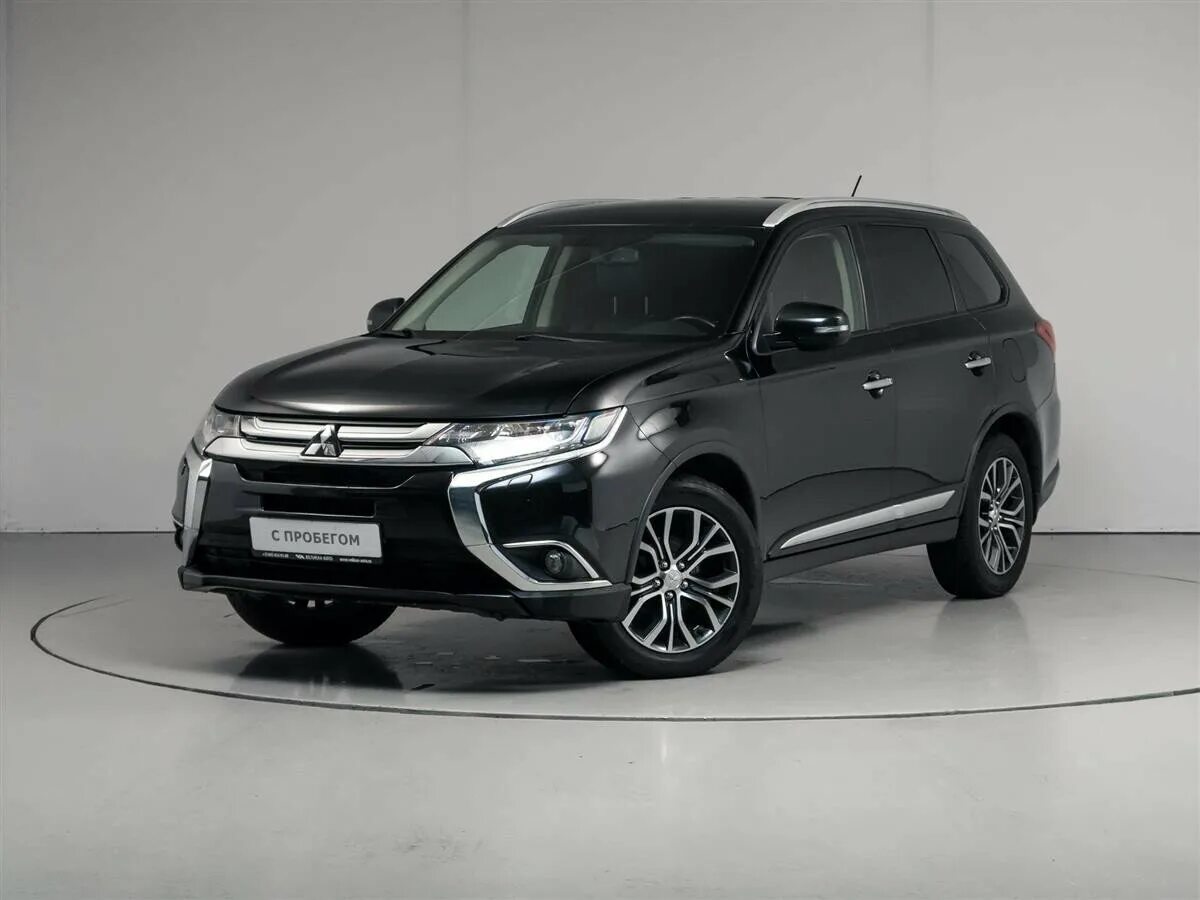 Outlander 2015. Митсубиси Аутлендер 2015. Митсубиси Аутлендер 2015 года. Mitsubishi Outlander 3 2015. Мицубиси аутлендер 2015 год