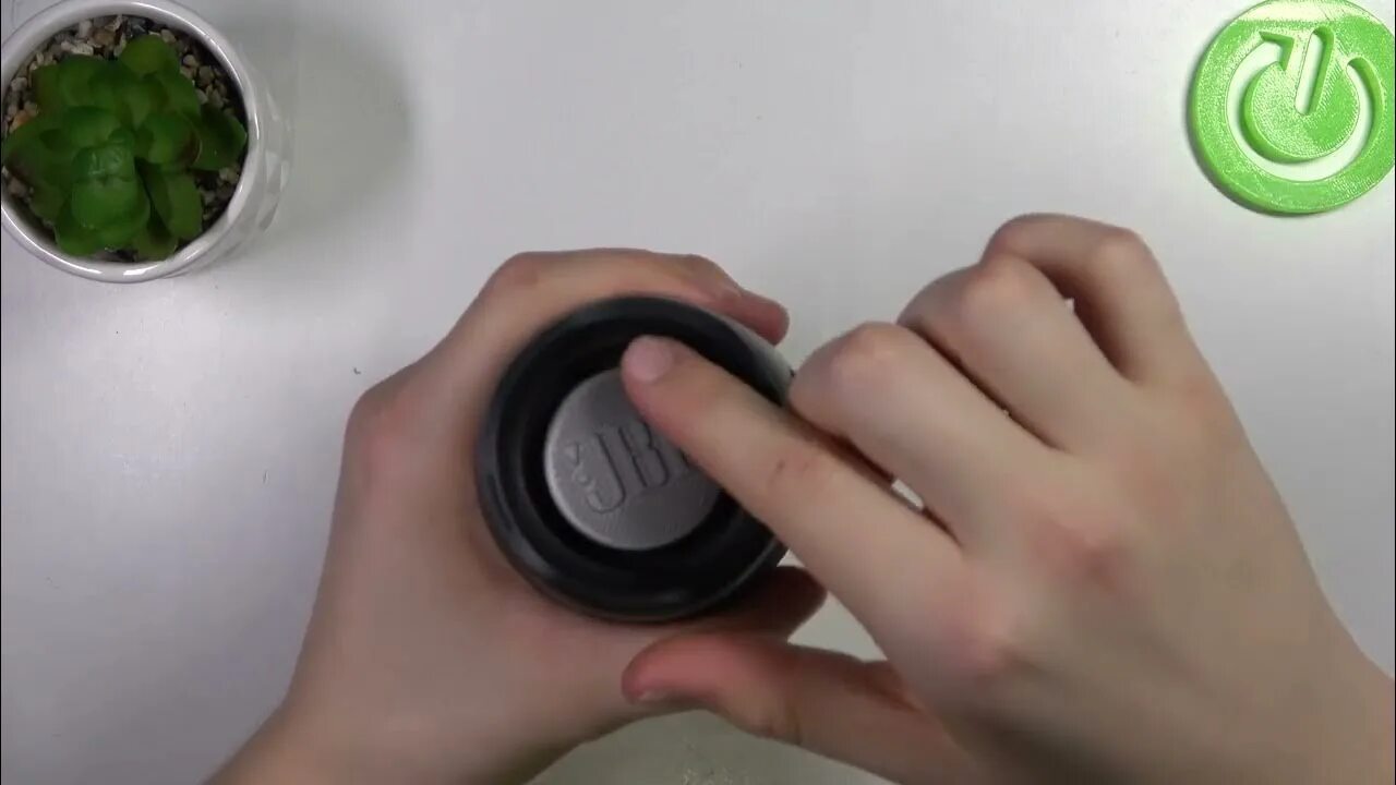 JBL Flip 5 Как узнать серийный номер колонки JBL Flip 5 - Проверка информации на