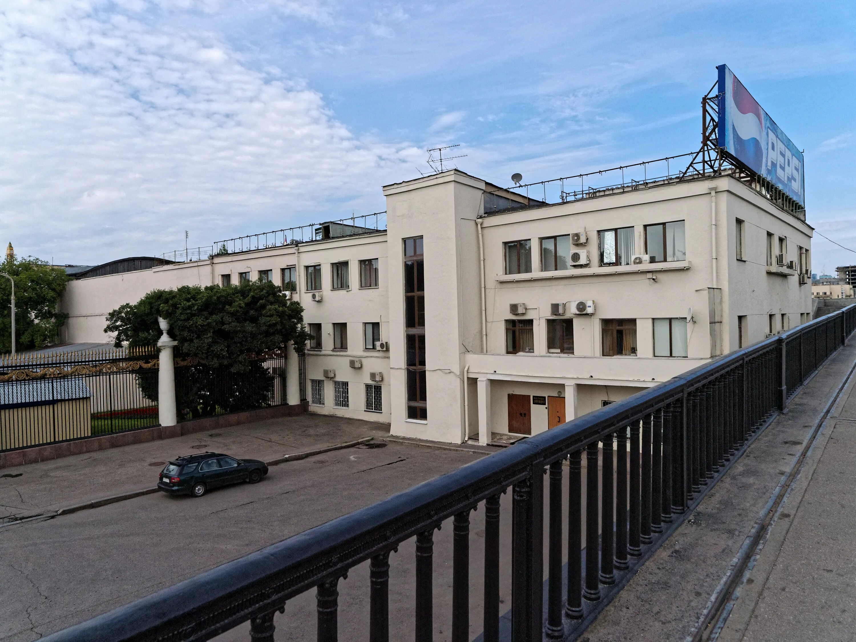 Крымский вал 9/45. Ул крымский вал 9 стр 4. Нескучный ул. Че харчо крымский вал. Крымский вал д 9 стр 32.