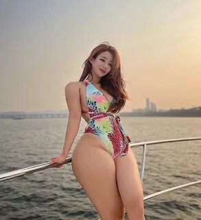 8. Quando vuoi mettere in mostra le gambe ma esageri 