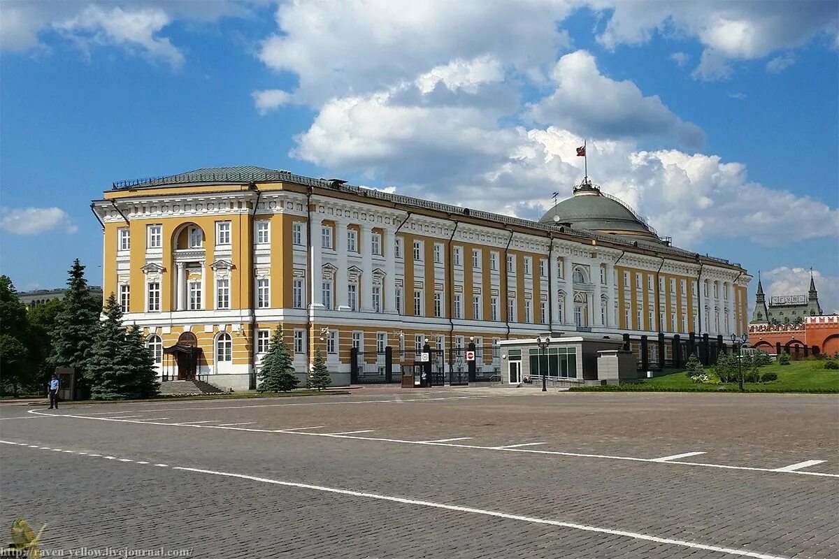 14 й в г. Сенатский дворец в Москве. Здание Сената (Сенатский дворец) в Московском Кремле. Сенатский корпус Кремля. Сенатский дворец Казаков.