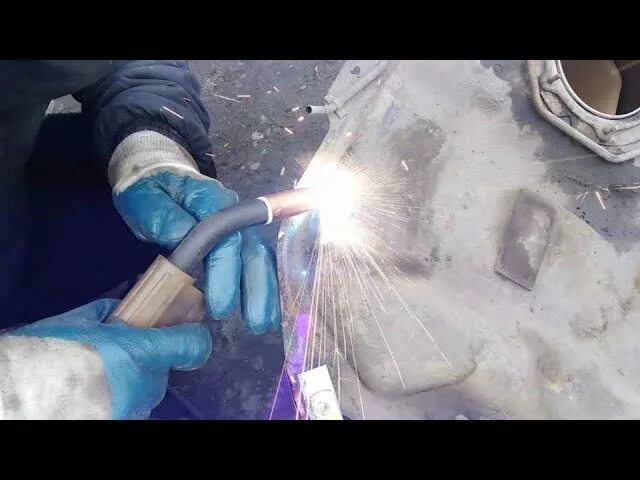 Как заварить бак из под солярки. Аргонная сварка бака. лужение бензобака. как заварить бак. заварить топливный бак.
