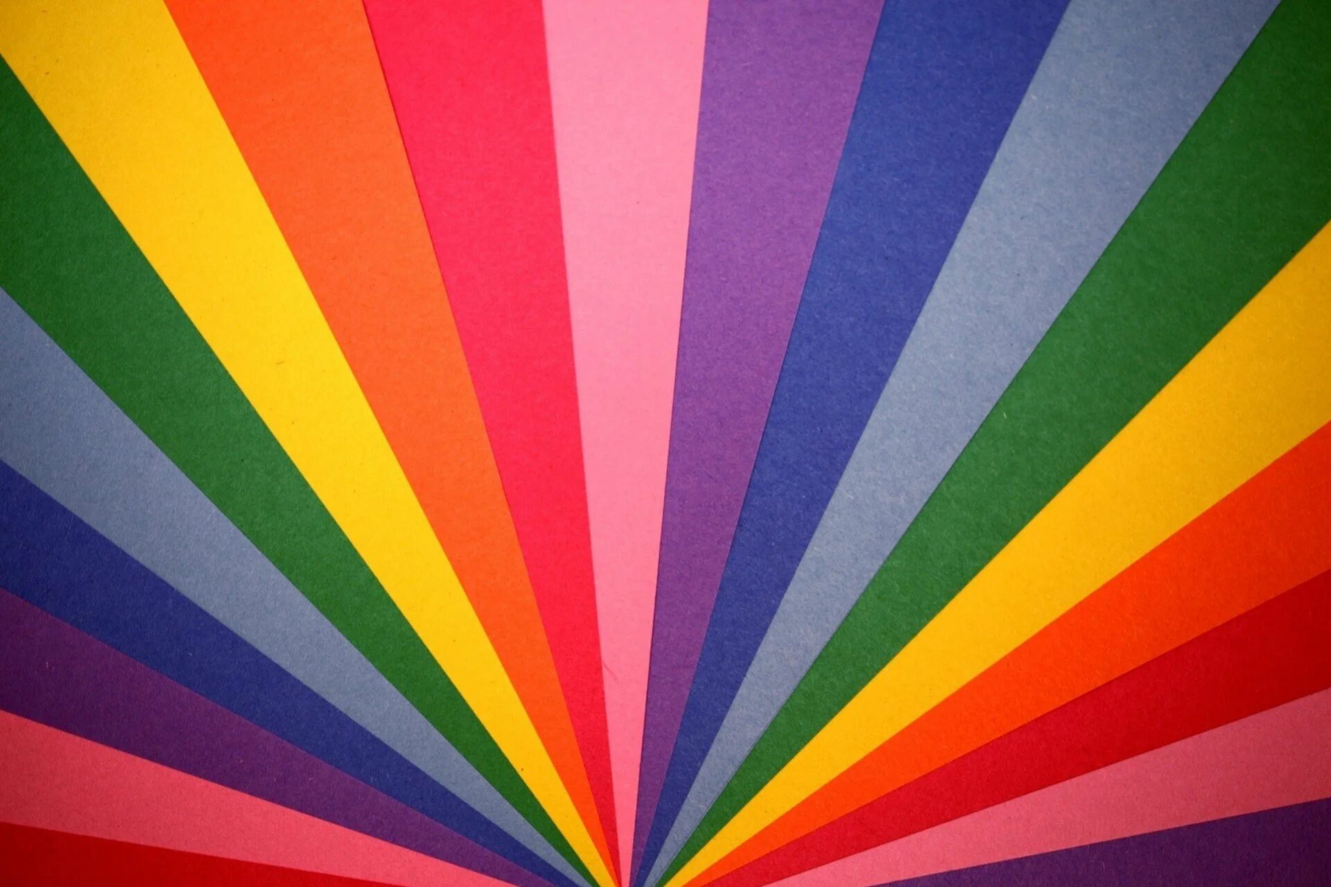 Цветовой круг иттена 12 цветов. Они белое разноцветного цвета. Радужные цвета. Разноцветные цветы. Цветопроба смик.