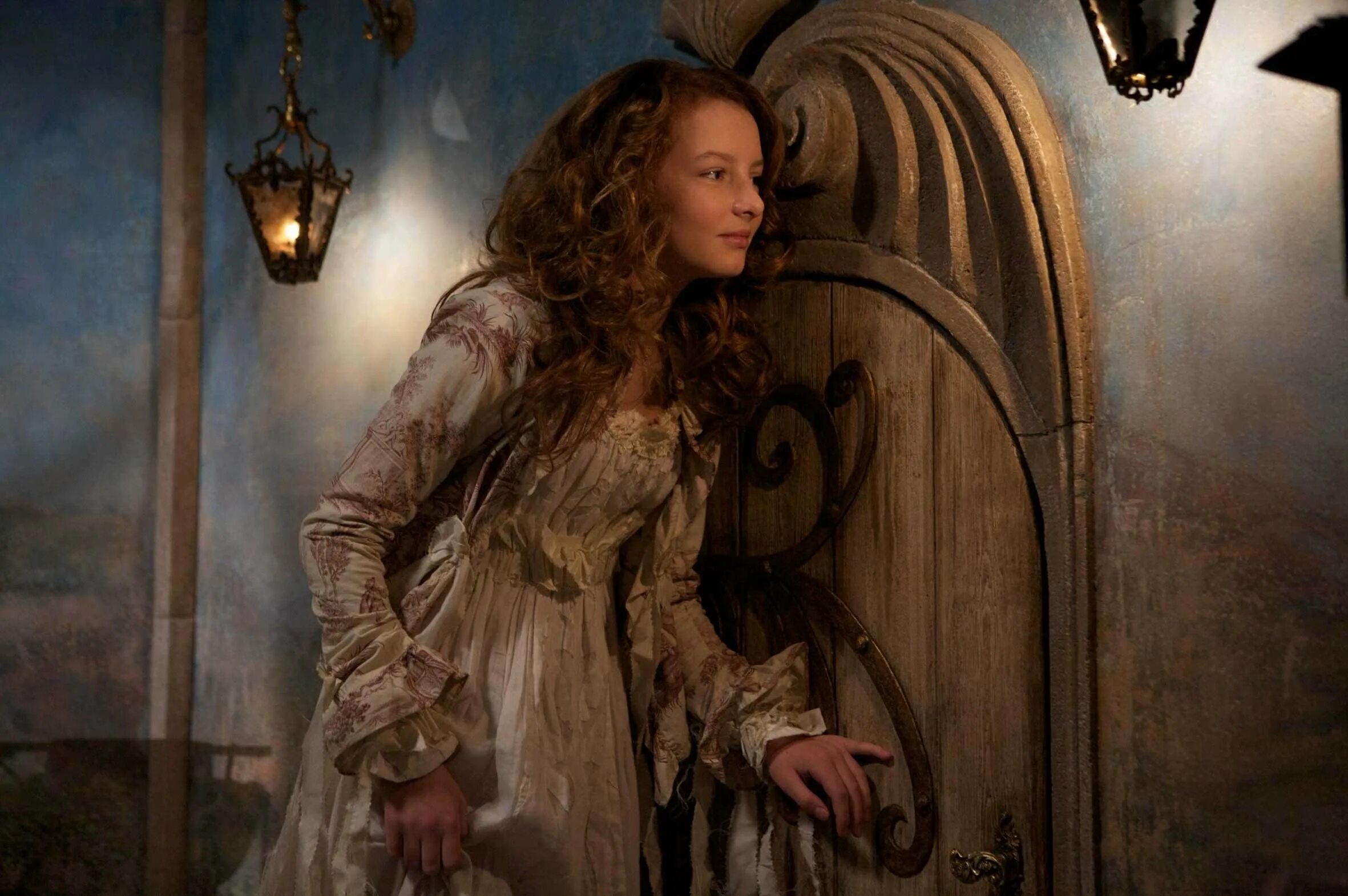 Гарри поттер зеркало эйналейн. Тайна мунакра комната марии. Покои фэнтези. Тайна мунакра фильм 2008. Тайная комната принцессы.