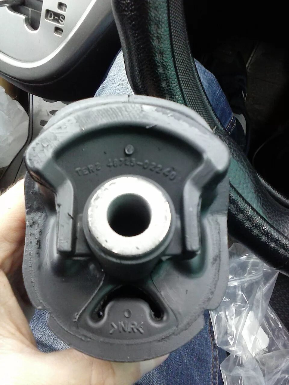 Сайлентблок sat st-48725-44010. Сайлентблоки балки тойота. Сайлентблоки балки тойота. Сайлентблоки балки тойота. Сайлентблок toyota 4872512560.