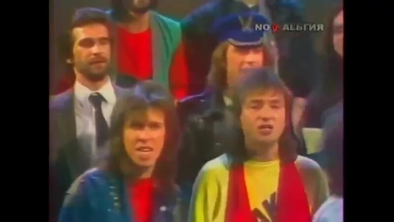 Поет замыкая. Звезды 80 замыкая круг. дмитрий варшавский замыкая круг. замыкая круг клип 1987. замыкая круг певцы.