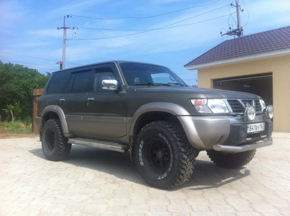 Патрол шины. Nissan Patrol y61 33". Nissan Patrol 35 колеса. Patrol y61 33 колеса. Nissan Patrol y61 33 колеса.