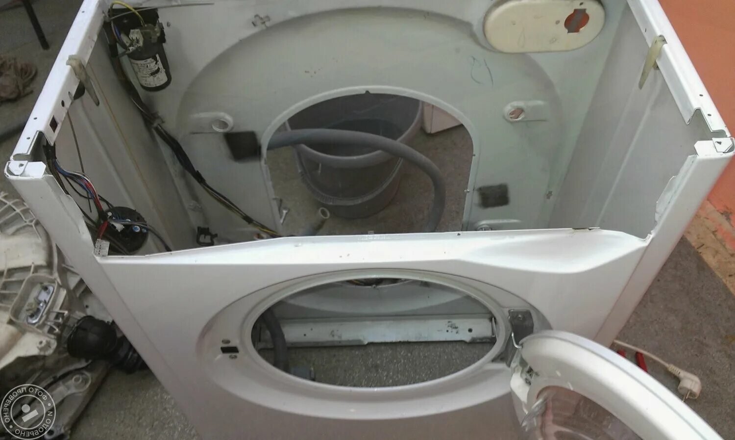 Как разобрать крышку стиральной машины с горизонтальной загрузкой. Стиральная машина индезит горизонтальной загрузки