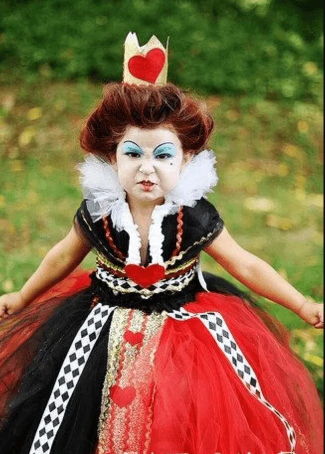 Пиковая дама бенуа. Пиковая дама рисунок. Пиковая дама дети. Дама пики вектор. Пиковая дама в реальной жизни.