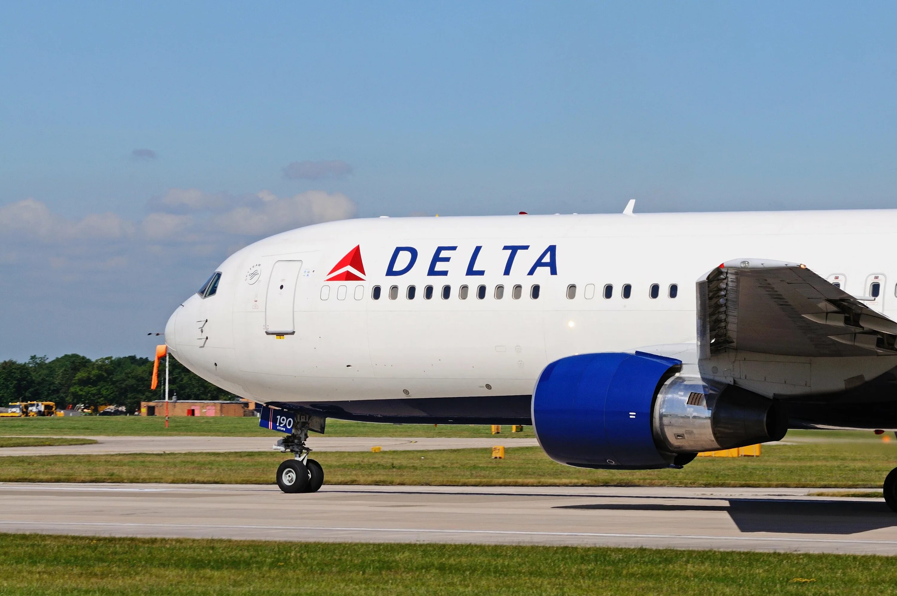 Делта эйрлайнс. Delta самолет. Авиакомпания delta airlines. Аэроплан дельта. Самолеты авиакомпании дельта.