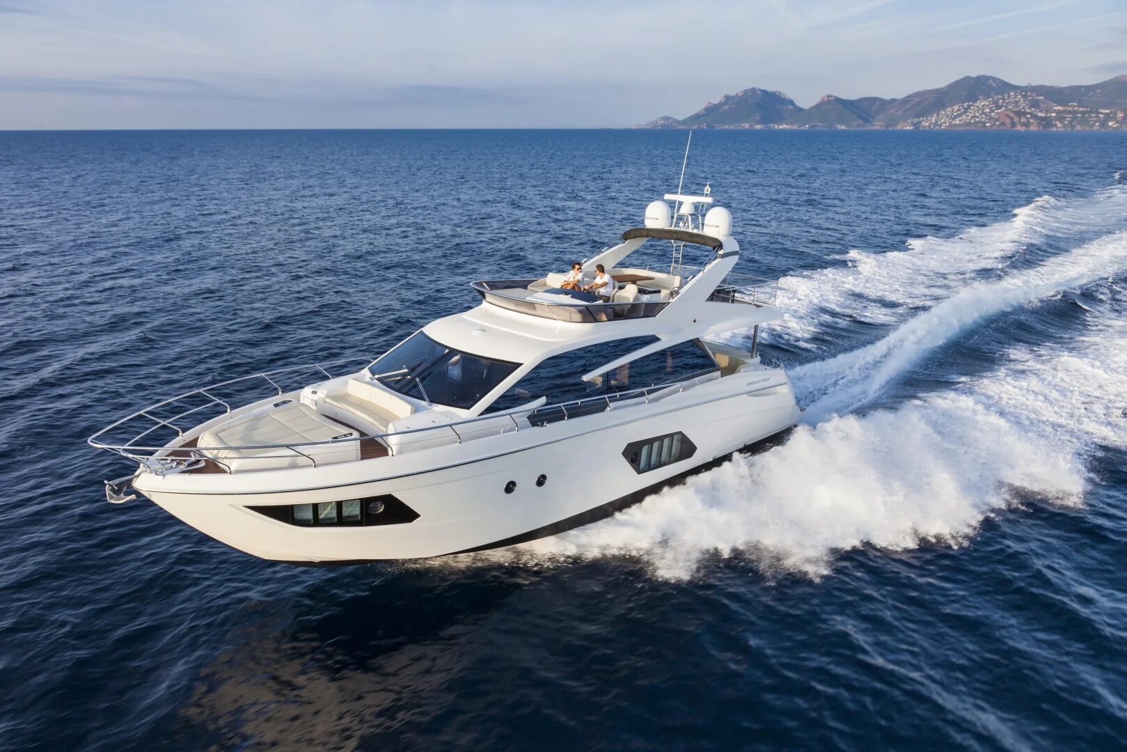 Absolute 60. Absolute 60 Fly. Absolute яхты. Brizo Yachts 60/60 Fly. Моторная яхта.