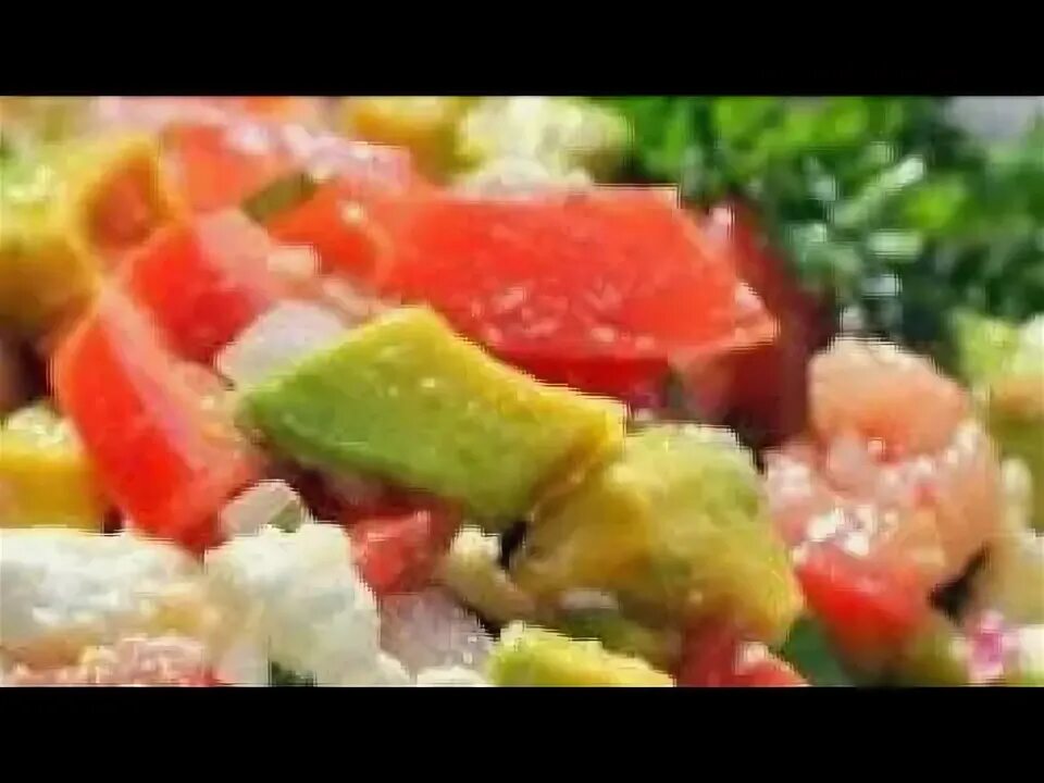 Салат с фасолью и сыром фета. Салат с фетаксой и помидорами и огурцами. Салат авокадо фетакса. Салат авокадо фетакса. Сируто.