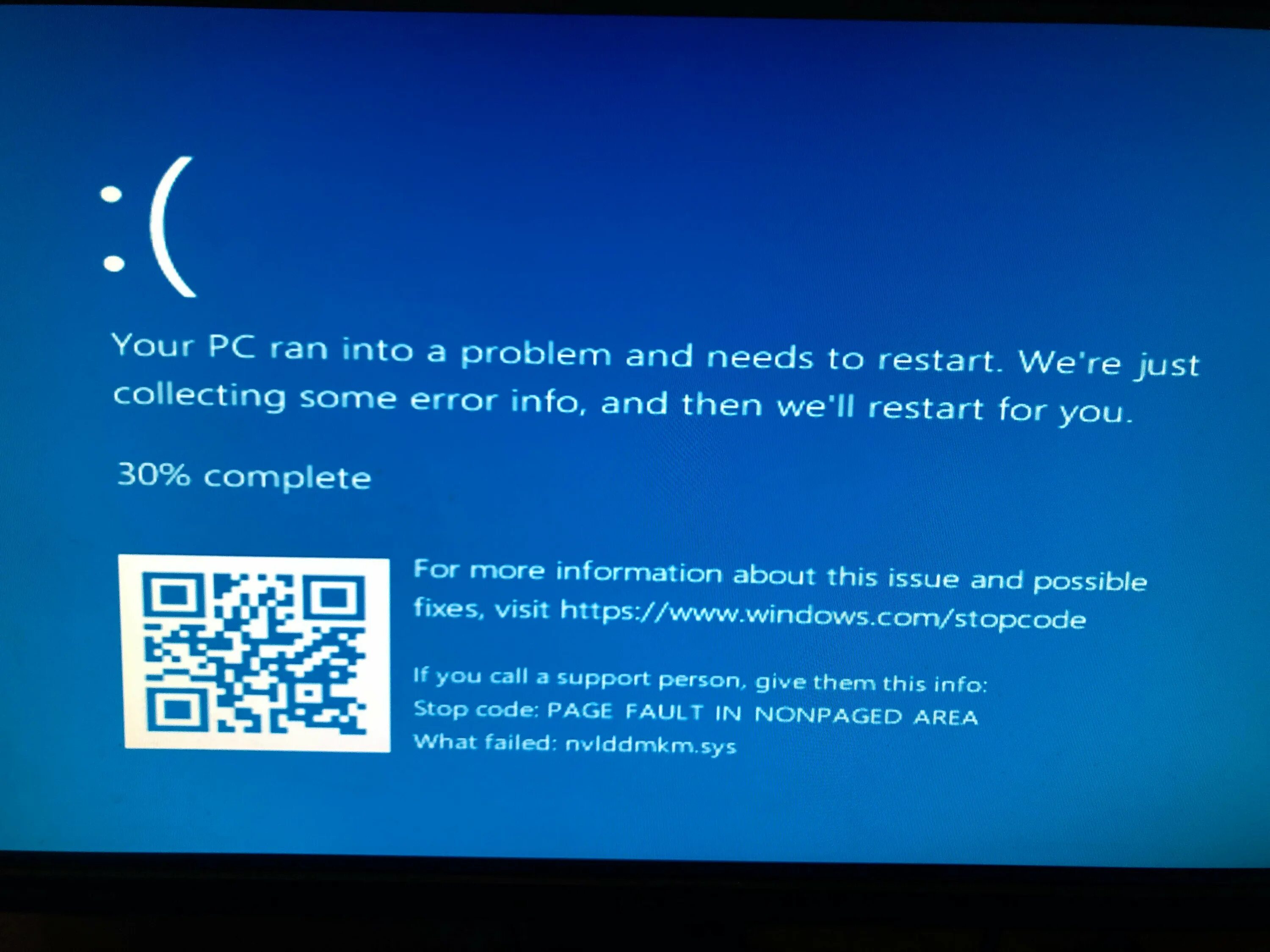 Internal power. Your PC needs to restart. Internal Power Error. Windows 10 your PC Ran into problem. Синий экран stopcode.