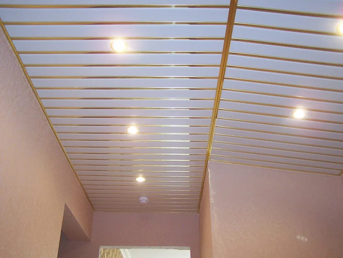 Реечный потолок Cesal 1x2m. Geipel реечный потолок. Подвесной потолок реечный алюминиевый. Реечный потолок ППР-83. Потолки лайн