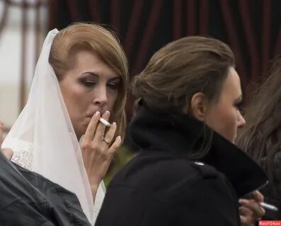 Свадьбе курят
