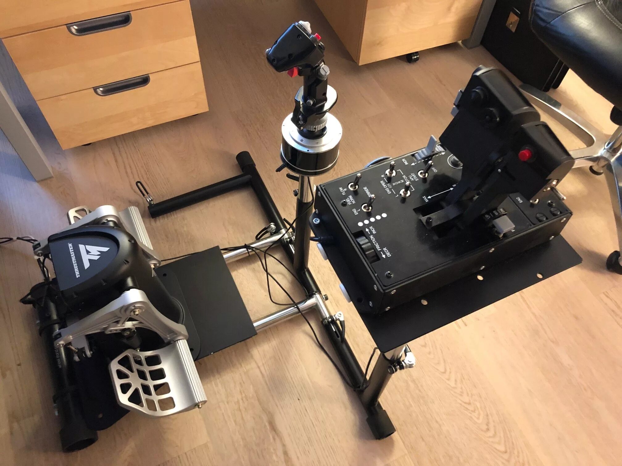 Педали джойстик. Thrustmaster 2 Pedals. Thrustmaster TPR. Thrustmaster педали для авиасимулятора. Подставка для Thrustmaster Hotas 4.