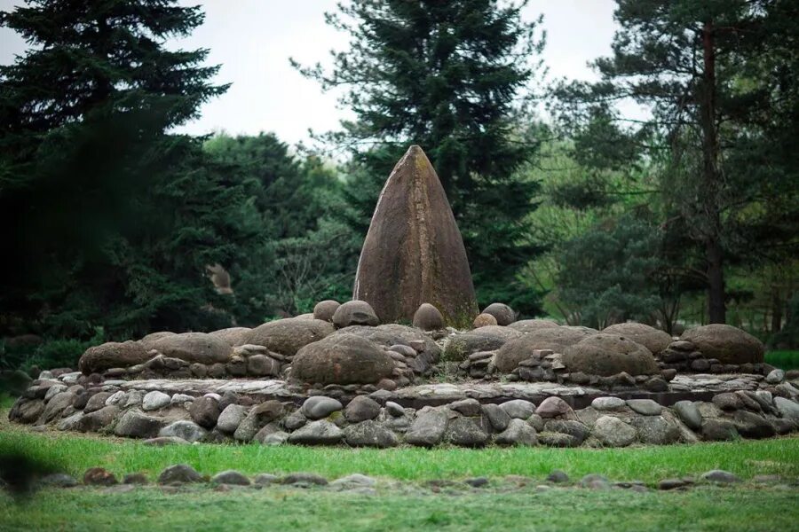 гончарка адыгея парк камней. поселок гончарка музей камней. дендрарий гончарка адыгея. гончарка дендропарк сад камней. гончарка адыгея парк камней.