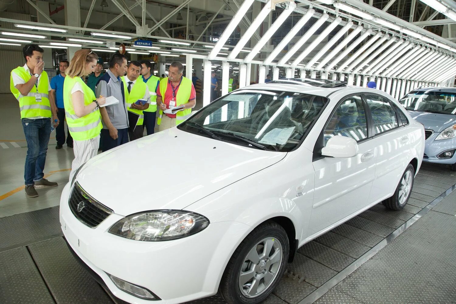 Uzbek avto. GM Uzbekistan Gentra. Chevrolet GM Uzbekistan Gentra. Chevrolet Lacetti 2022. GM uz Lacetti / Gentra.