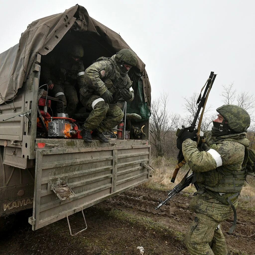 Боевые действия курдюмовка. Российские разведчики. Спецназ разведка. Бойцы вс РФ на Украине. Курдюмовка Донецкой народной Республики.