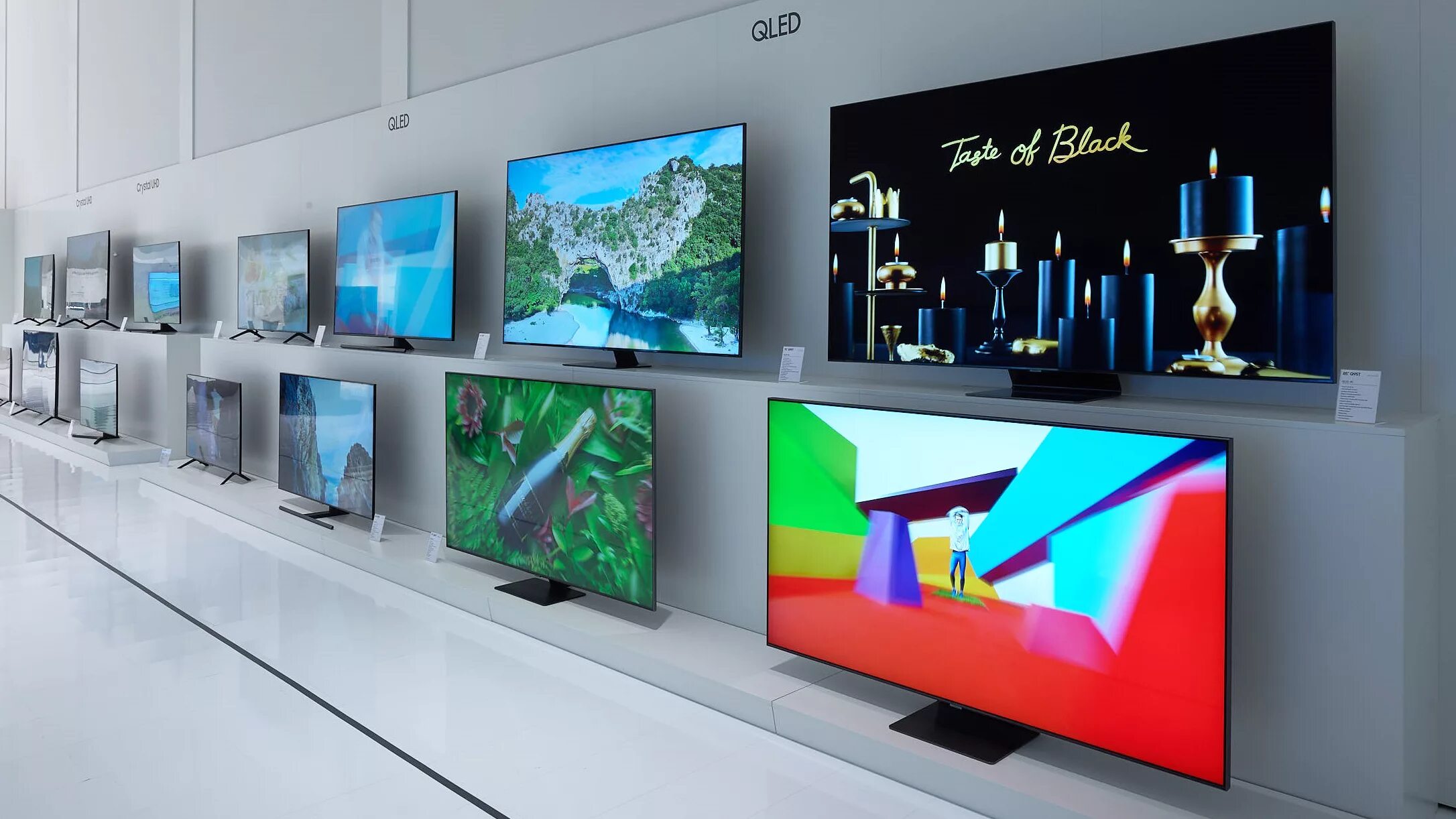 Техника телевизор. Телевизор большой диагонали. Lg 2023 tv. Телевизор красивое фото. Олед телевизор 24 дюйма.