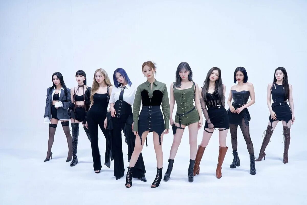 Топ самых популярных к поп групп 2025. Twice 2025. группа twice 2025. чэён твайс 2025. twice 2025.