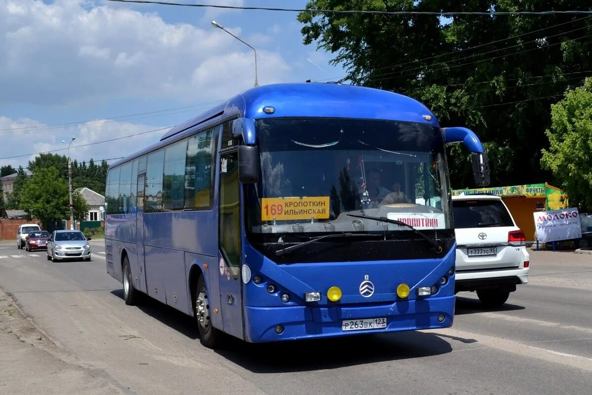 Автобус Кропоткин. Автобус Кропоткин Краснодар. Автобус 2 в Кропоткине.