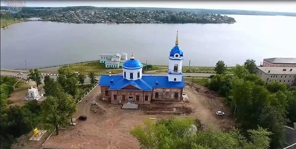 Погода на неделю добрянка пермский. Добрянка Пермский. Храм Митрофана в Добрянке Пермский край. Добрянка Пермский край достопримечательности. Площадь Добрянки Пермский край.