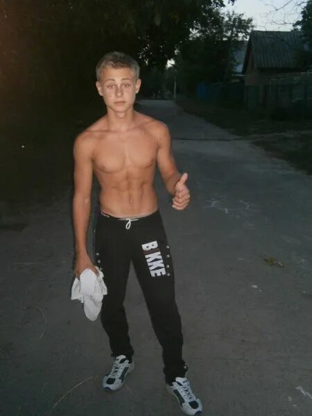 Крутой парень 19 лет. Нормальный пацан картинки. Фото нормальных пацанов. Нормальный пацан картинки. Нормальный пацан картинки.