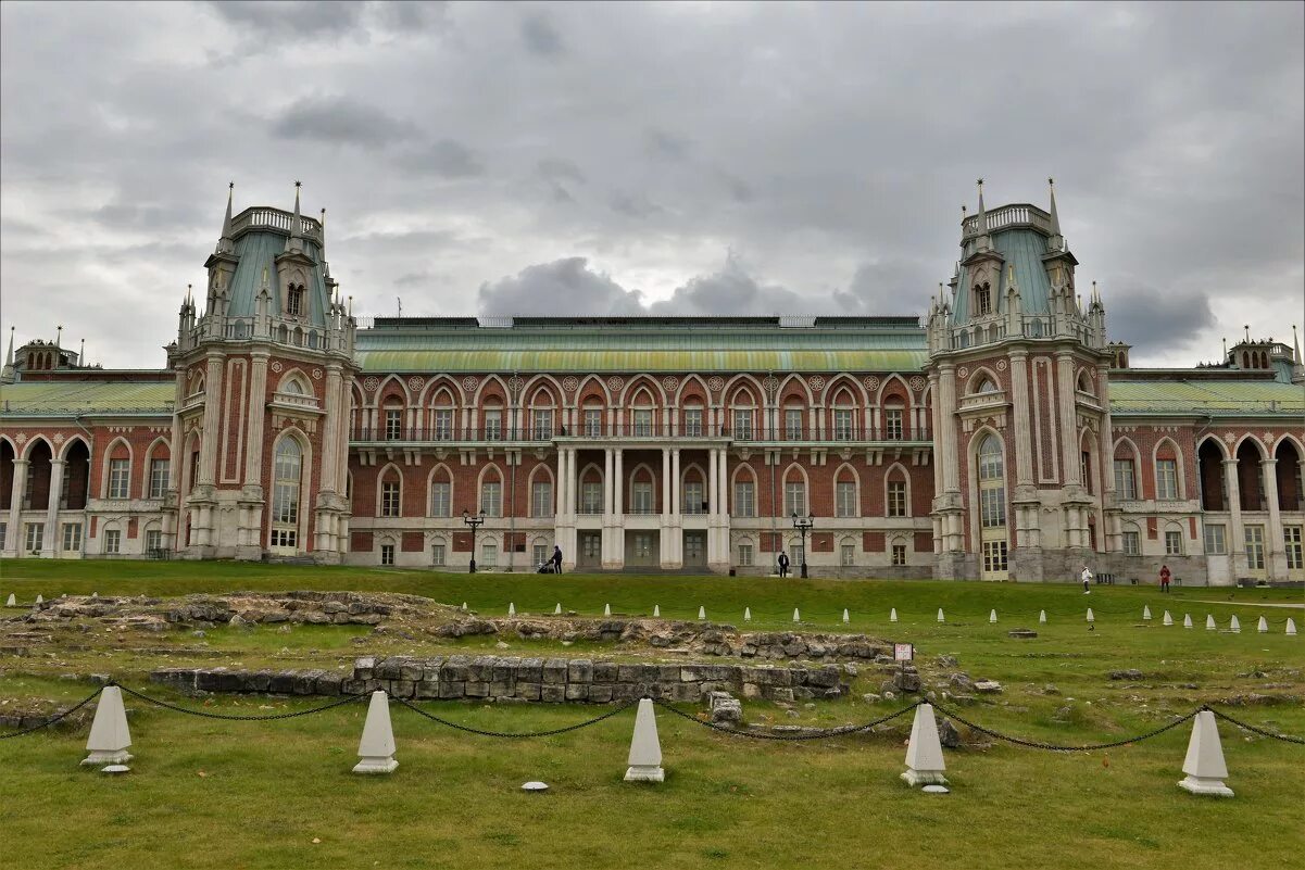 Дворец усадьба царицыно. Большой дворец усадьбы царицыно.