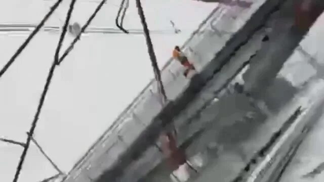 Я строил этот мост чтобы не упасть. Деформационный шов моста. Обрушение моста в казахстане. Под мостом. Улица под мостом.