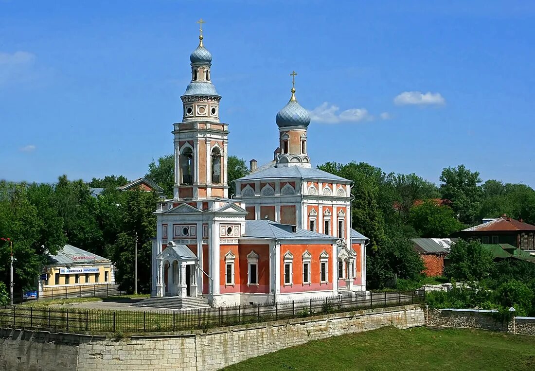 Церковь Успения Пресвятой Богородицы Серпухов. Успенская Церковь (Серпухов). Церковь Серпухов церкви Пресвятой. Посадские храмы Серпухова.