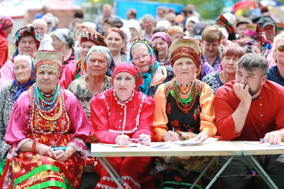 Семейская круговая Забайкальский край. Село красный Чикой Забайкальский край. Семейская круговая красный Чикой. Культура семейских.