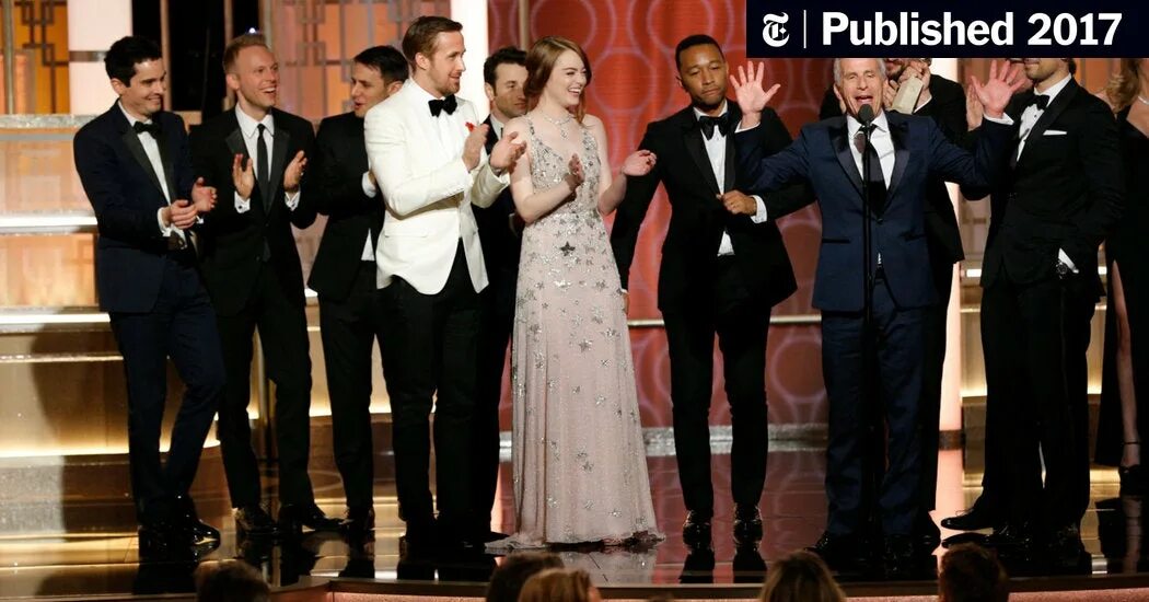 74-я церемония вручения премии «золотой глобус». Golden globe awards. Тейлор свифт золотой глобус 2024. Что сказали на золотом глобусе. Золотой глобус сцена.