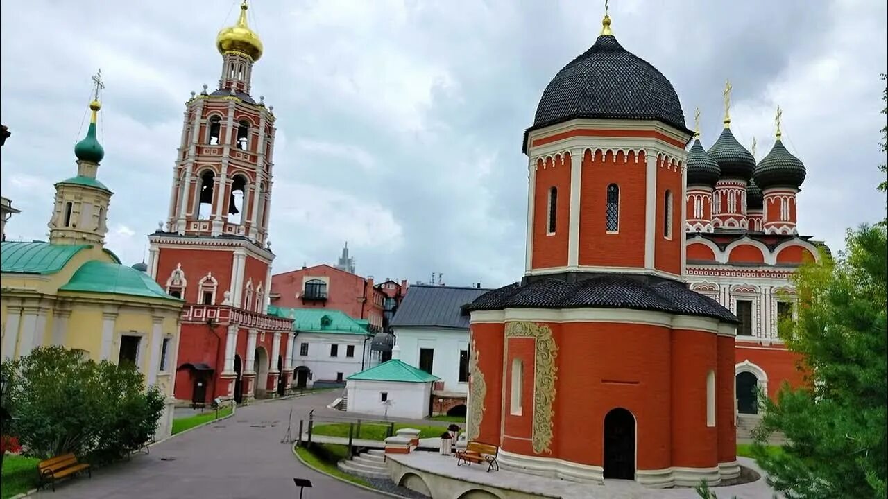 Петровский монастырь сайт. Высокопетровский монастырь. Высоко-Петровский монастырь Москва. Петровский монастырь в Москве. Подворье Высокопетровский монастырь.