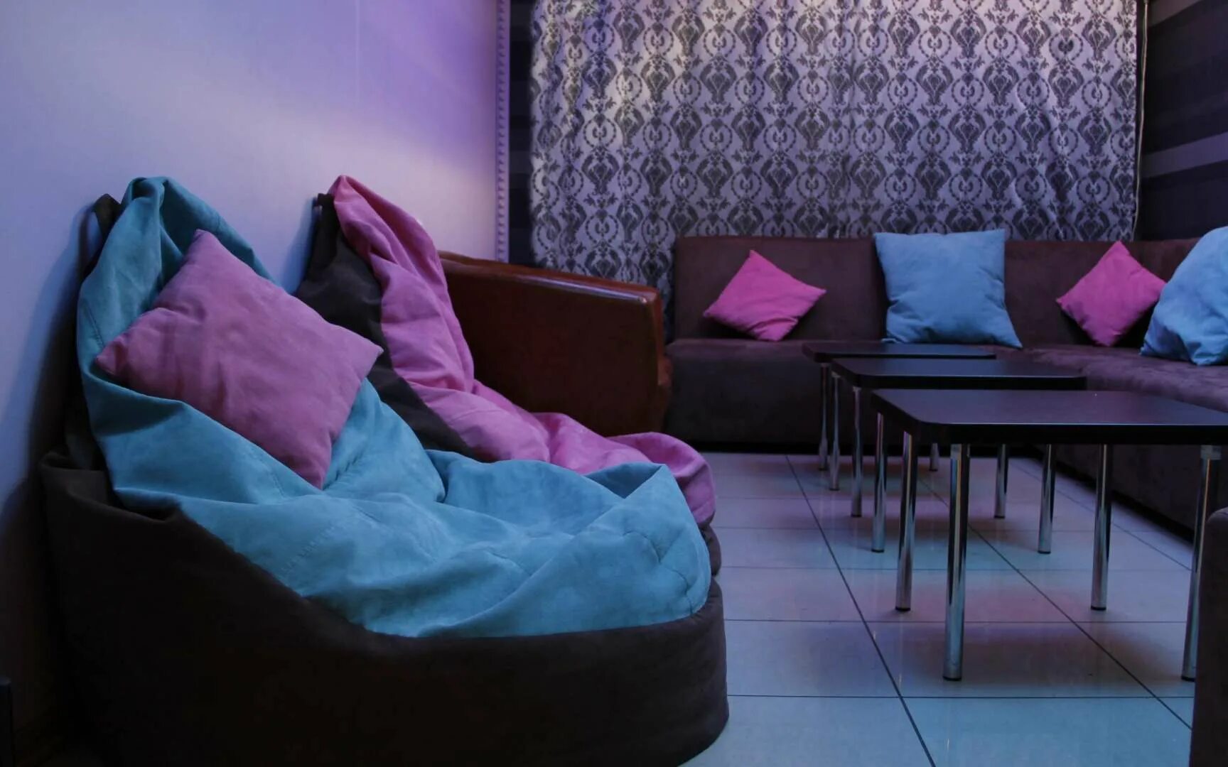 Нирвана лаунж реутов. Бар нирвана. Нирвана лаунж. Рыбный ресторан в гонконге. Нирвана лаунж.